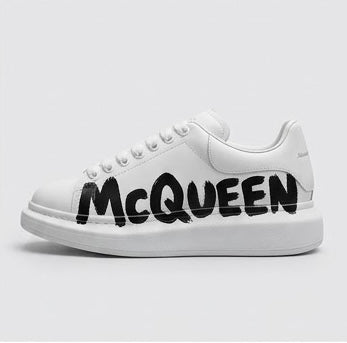 Tenis McQueen Graffiti Blancos Oversize
